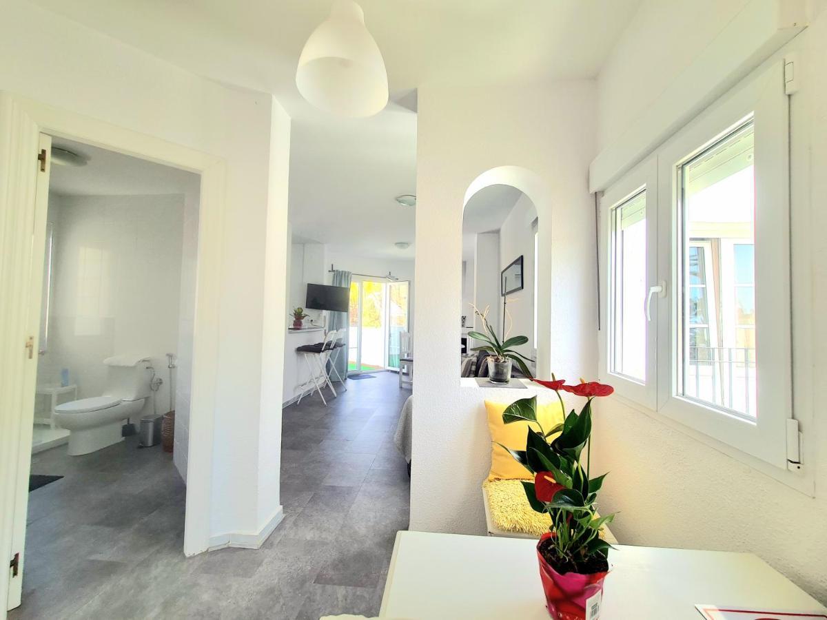 Апартаменты Apartamento Con Vistas Al Campo De Golf Y Piscina Фуэнхирола Экстерьер фото